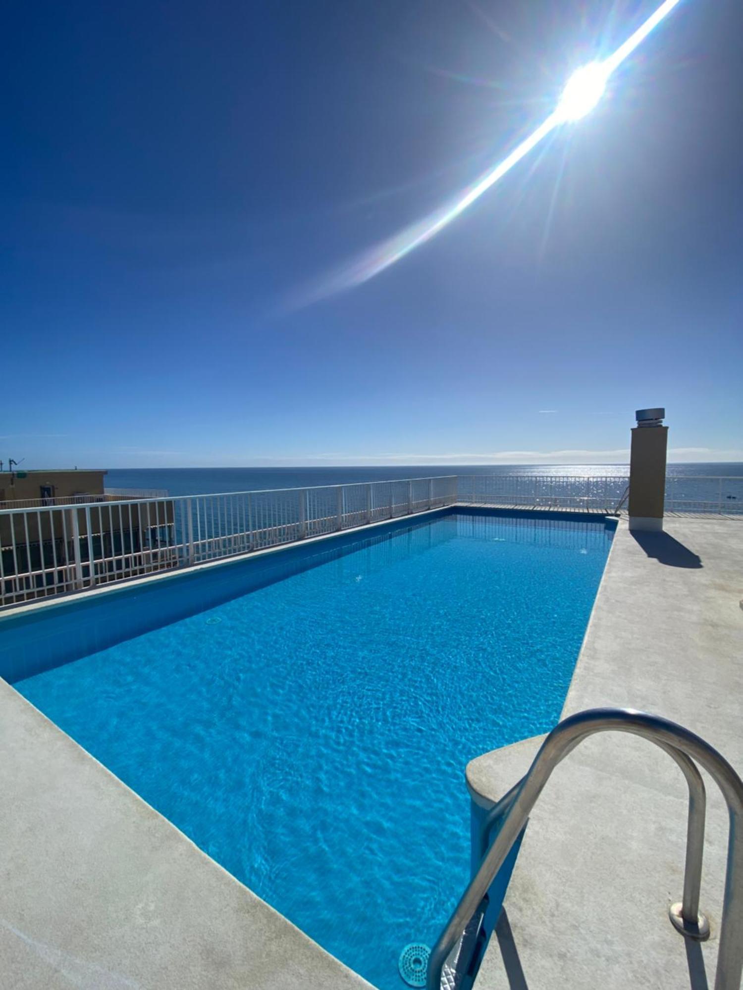 Marbella Beachfront Edificio Mayoral Primera Linea De Playa Y Centro Ciudad Con Barco Opcional Zewnętrze zdjęcie