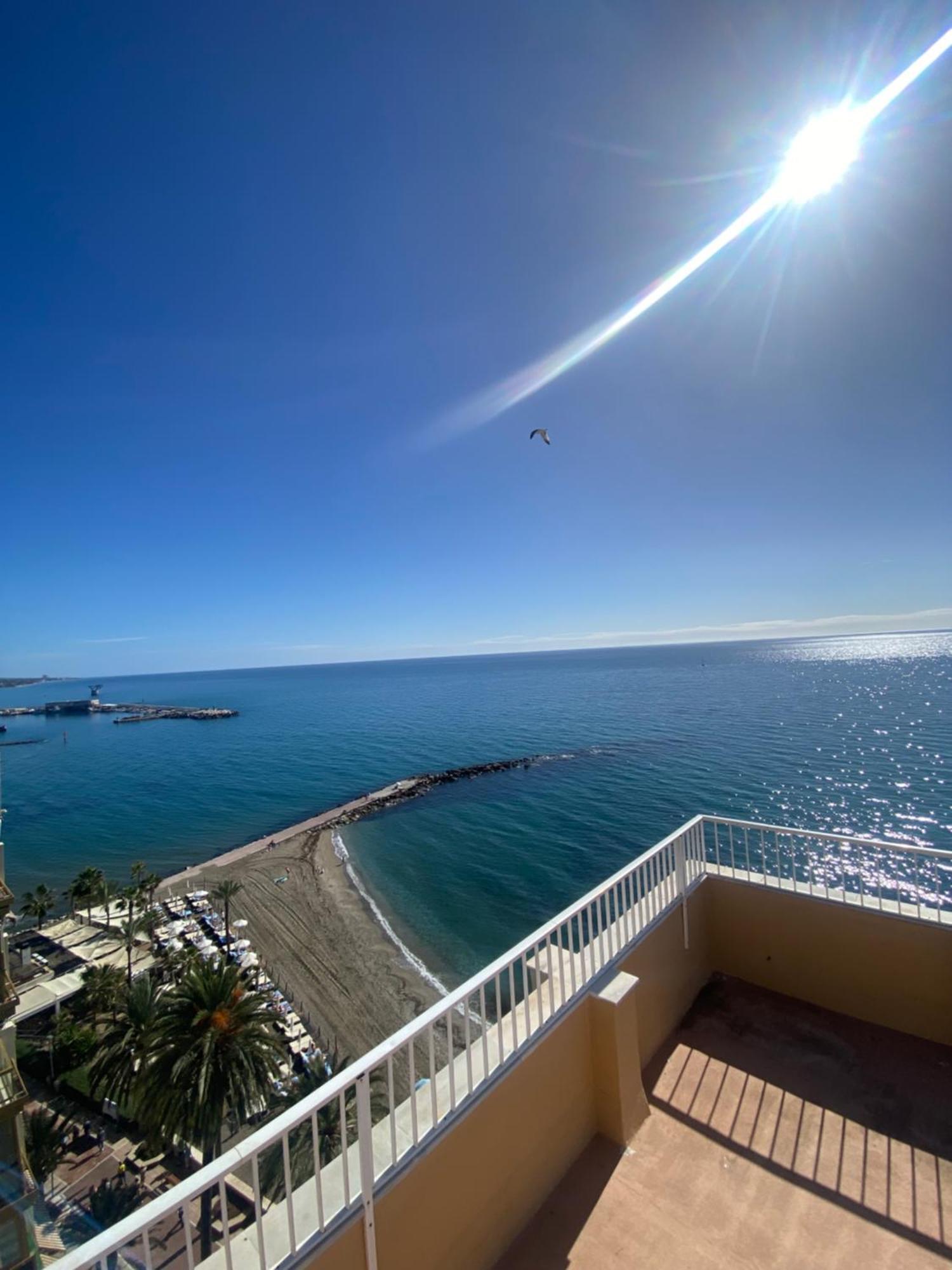 Marbella Beachfront Edificio Mayoral Primera Linea De Playa Y Centro Ciudad Con Barco Opcional Zewnętrze zdjęcie