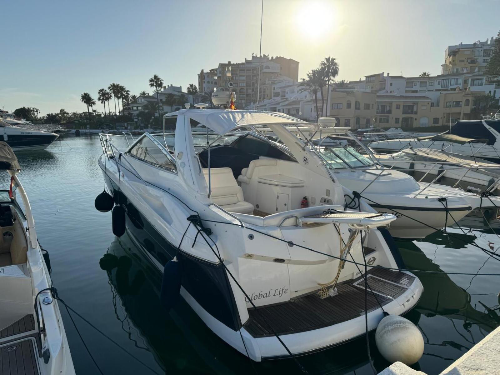 Marbella Beachfront Edificio Mayoral Primera Linea De Playa Y Centro Ciudad Con Barco Opcional Zewnętrze zdjęcie